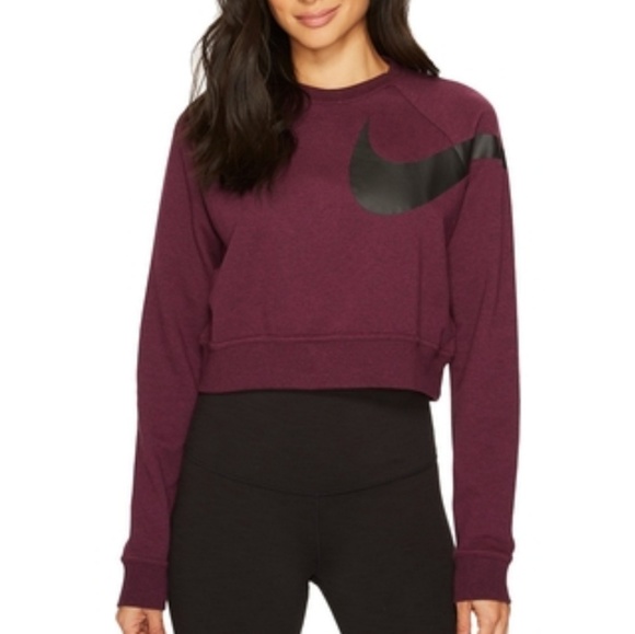 nike versa graphic crop top